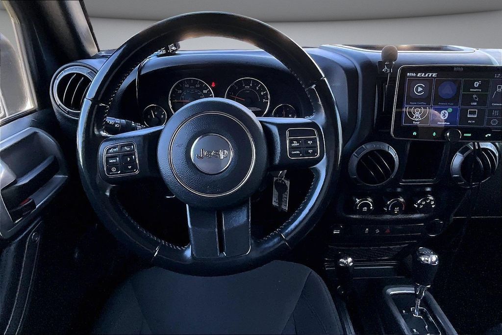 Used 2017 Jeep Wrangler Sport w/ Connectivity Group AWD/4WD image 8