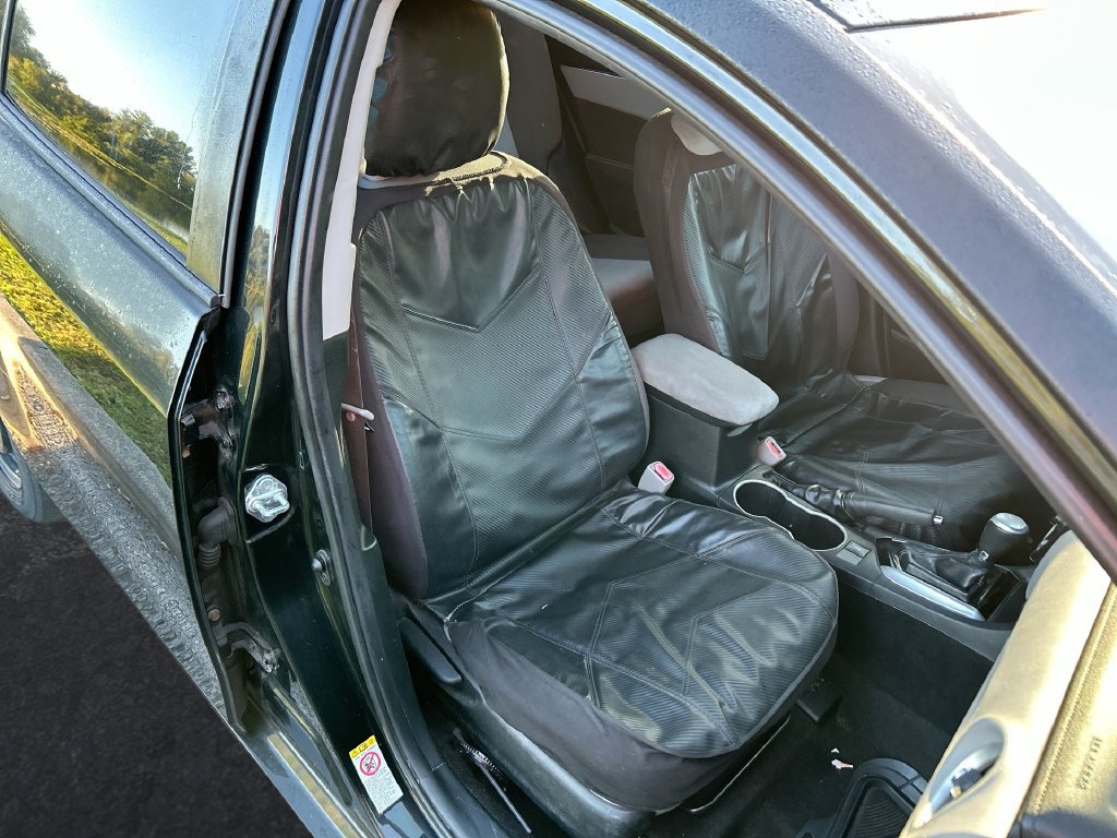 Used 2018 Toyota Corolla LE FWD image 29