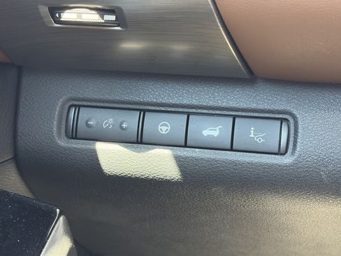 Used 2022 Nissan Pathfinder Platinum w/ Cargo Package AWD/4WD image 29