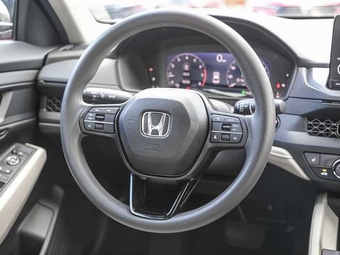 Certified 2025 Honda Accord SE image 17
