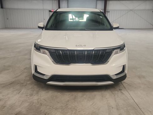 Used 2024 Kia Carnival LX image 8