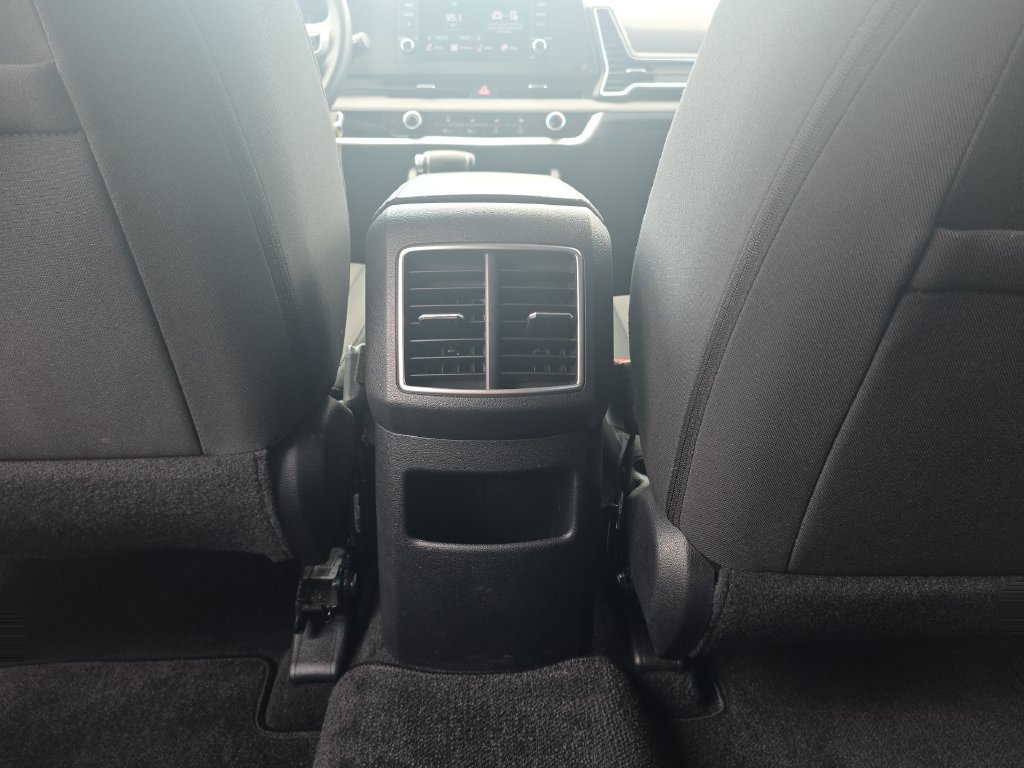 Used 2025 Kia Sportage LX FWD image 28