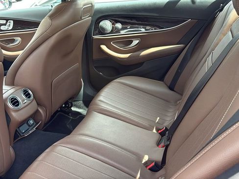 Used 2019 Mercedes-Benz E 300 image 7