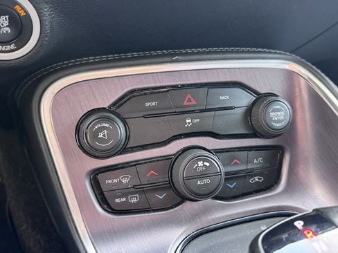 Used 2016 Dodge Challenger SXT w/ Blacktop Package image 13