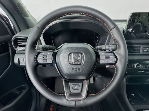 New 2025 Honda Pilot TrailSport image 11