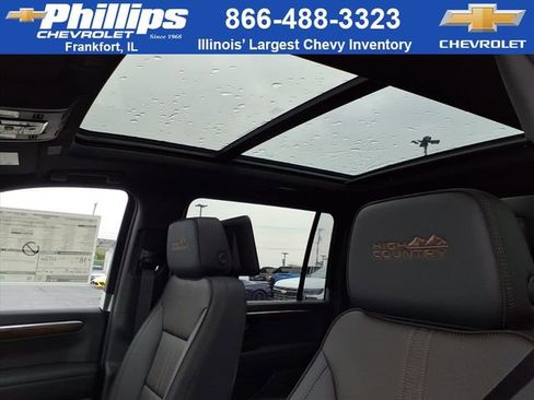 New 2026 Chevrolet Suburban High Country image 8