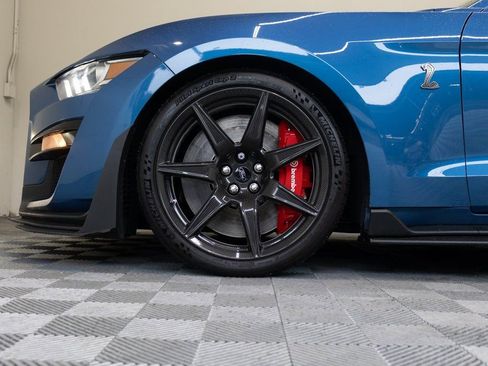 Used 2021 Ford Mustang Shelby GT500 w/ Carbon Fiber Track Pack RWD image 11