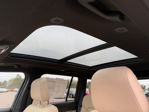 New 2025 Jeep Grand Cherokee Limited w/ MOPAR Finishing Package image 15