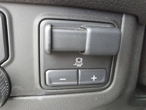 Used 2023 GMC Yukon XL Denali w/ Denali Reserve Package image 12