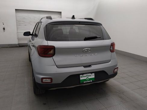 Used 2021 Hyundai Venue SEL w/ Premium Package FWD image 6