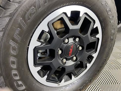 New 2025 Toyota Tacoma TRD Off-Road image 9