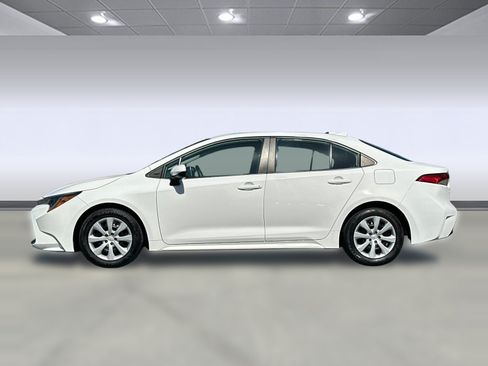 Used 2024 Toyota Corolla LE FWD image 2