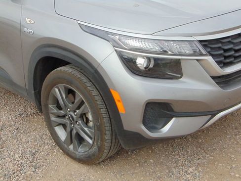Used 2022 Kia Seltos LX AWD/4WD image 2