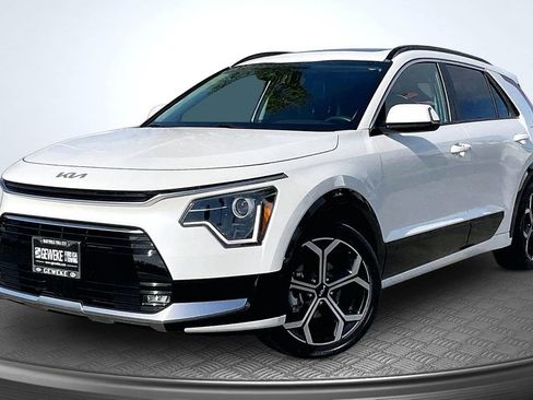 Certified 2023 Kia Niro EX Touring image 1