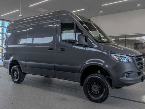New 2025 Mercedes-Benz Sprinter 2500 image 12