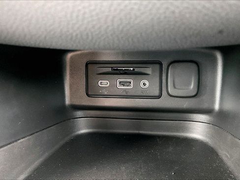 Used 2023 Chevrolet Equinox LT AWD/4WD image 35