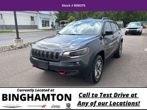 Used 2022 Jeep Cherokee Trailhawk image 4