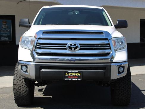 Used 2017 Toyota Tundra SR5 w/ SR5 Upgrade Package RWD image 2