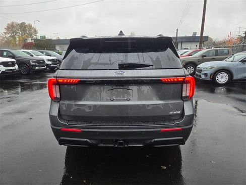 New 2026 Ford Explorer ST-Line image 6