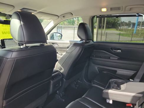 Used 2024 Nissan Pathfinder SL w/ Cargo Package FWD image 28