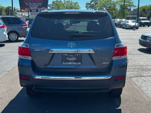 Used 2013 Toyota Highlander Plus AWD/4WD image 3
