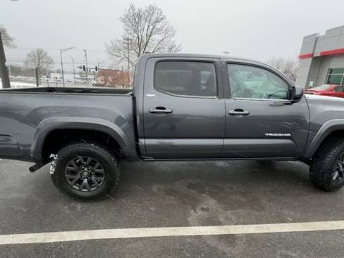 Certified 2023 Toyota Tacoma SR5 image 9