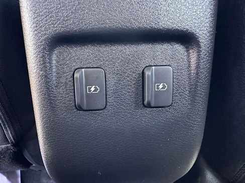 Used 2023 Nissan Kicks SR w/ SR Premium Package FWD image 13