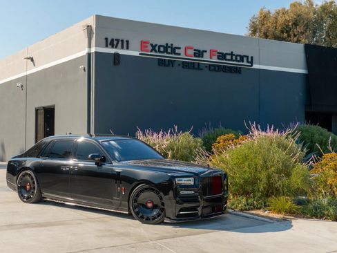 Used 2024 Rolls-Royce Phantom Sedan w/ The Phantom Package RWD image 1