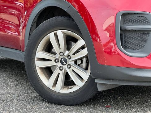 Used 2017 Kia Sportage LX FWD image 2