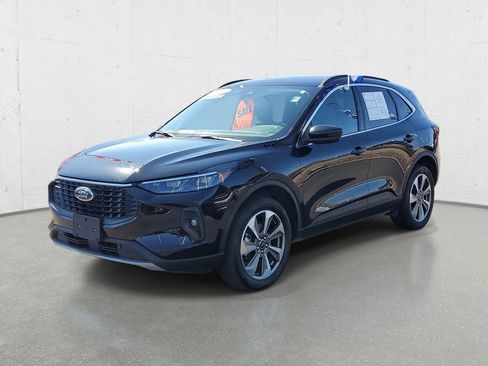 Certified 2025 Ford Escape Platinum AWD/4WD image 4