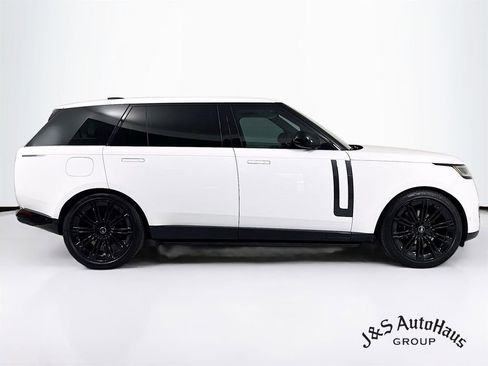 Used 2025 Land Rover Range Rover Long Wheelbase SE AWD/4WD image 8
