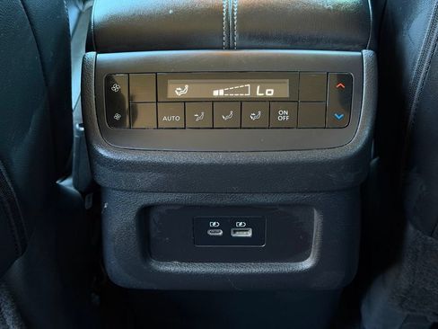 Used 2025 Nissan Pathfinder SL AWD/4WD image 14