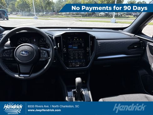 Used 2025 Subaru Forester Premium AWD/4WD image 1