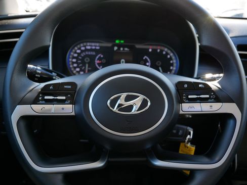 Used 2023 Hyundai Tucson SE image 25