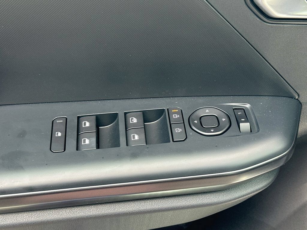 New 2026 Kia K4 FWD image 17