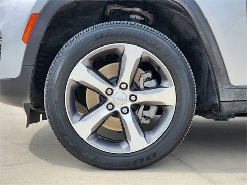 Used 2022 Jeep Grand Cherokee Limited 4xe image 11