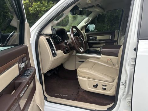 Used 2015 RAM 2500 Laramie w/ Convenience Group AWD/4WD image 22