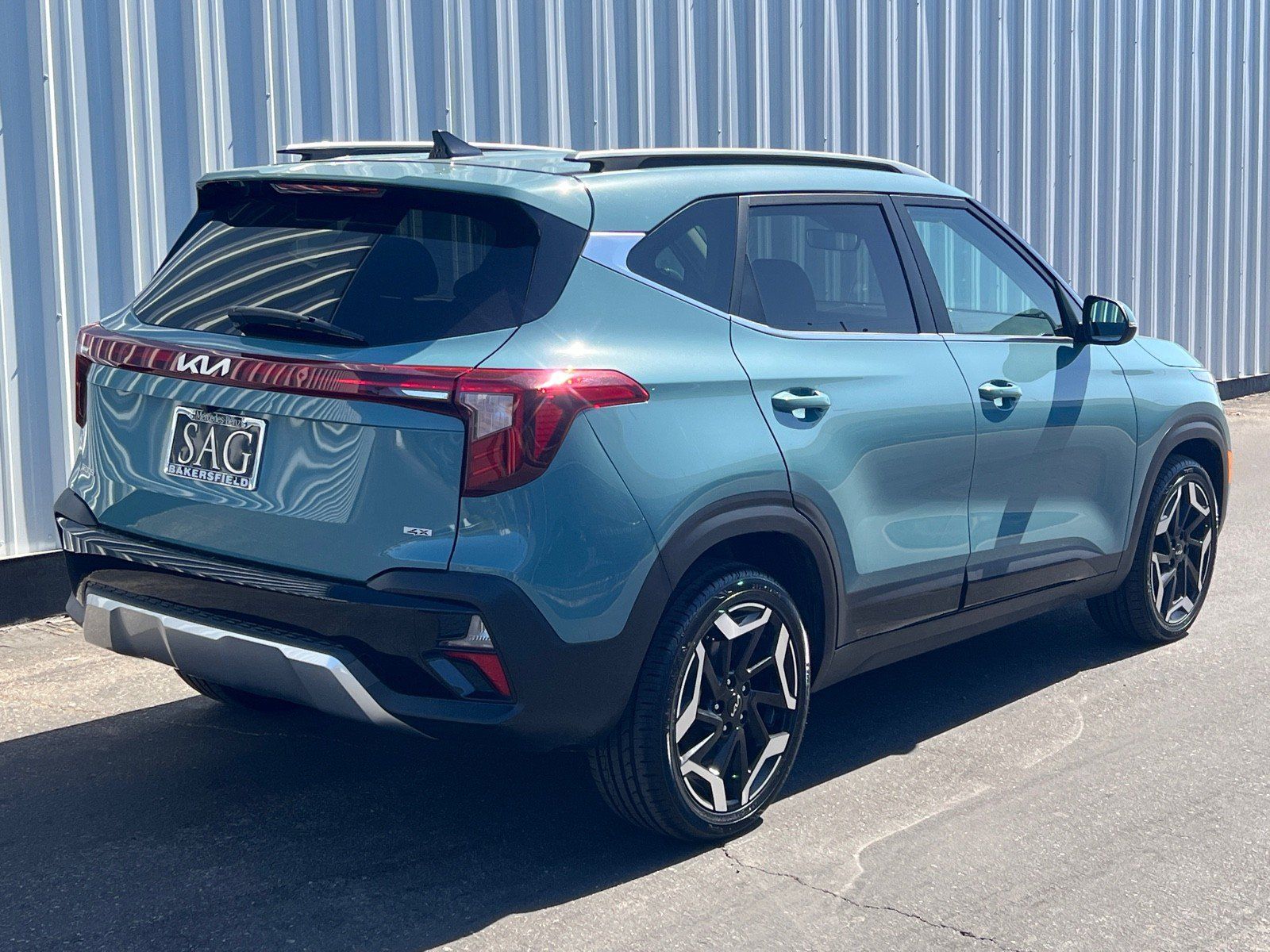 Used 2024 Kia Seltos SX w/ SX Sunroof Package AWD/4WD image 6