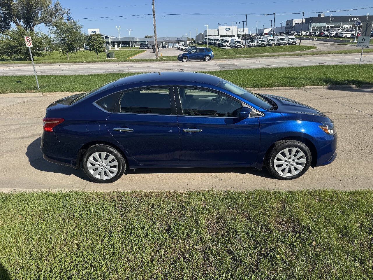 Used 2017 Nissan Sentra S FWD image 6