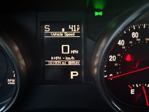 Used 2011 Jeep Grand Cherokee Laredo image 17