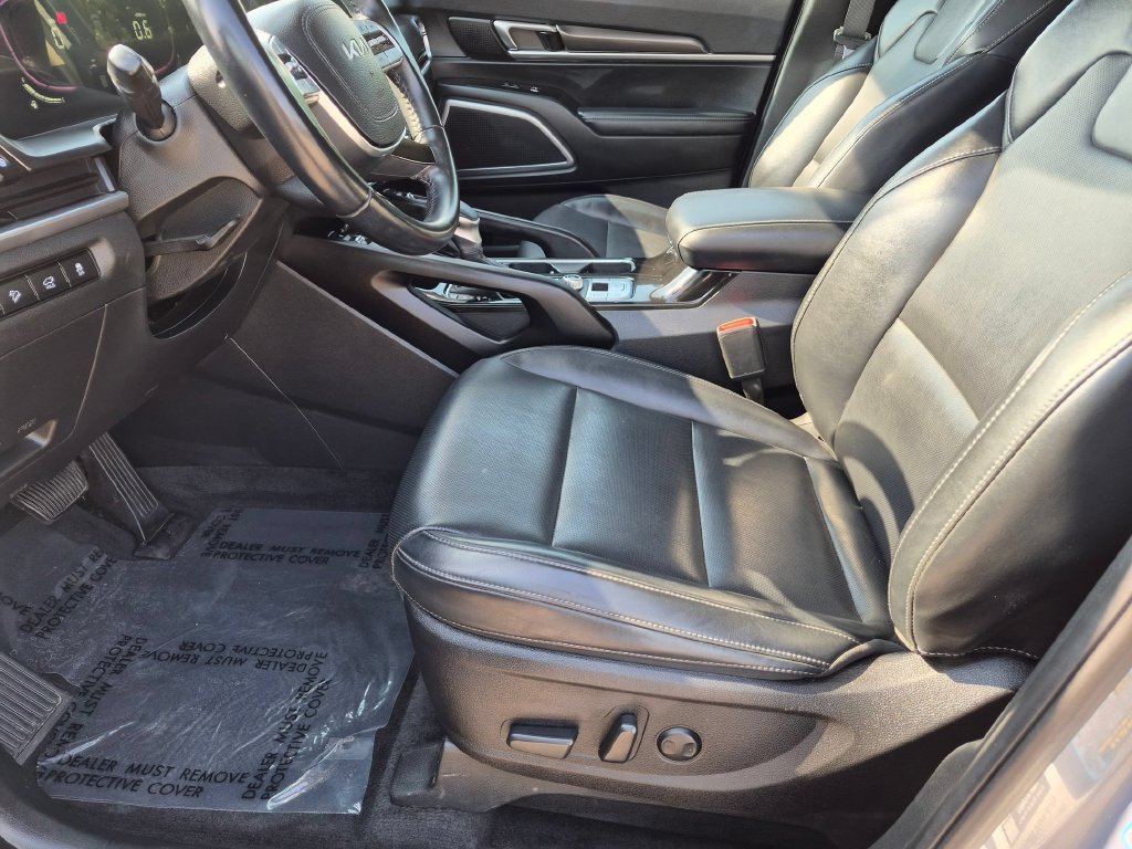 Used 2025 Kia Telluride S FWD image 24