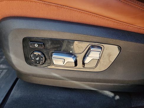 Used 2024 BMW X5 M60i image 14