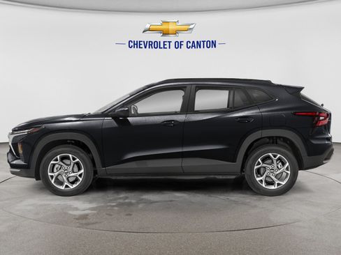 New 2026 Chevrolet Trax LS FWD image 3