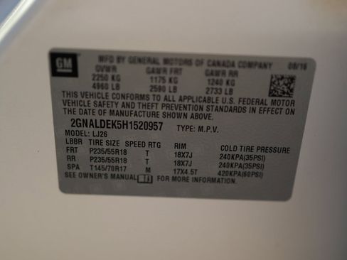 Used 2017 Chevrolet Equinox Premier w/ Enhanced Convenience Package image 39