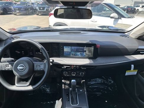 New 2025 Nissan Kicks SV image 15