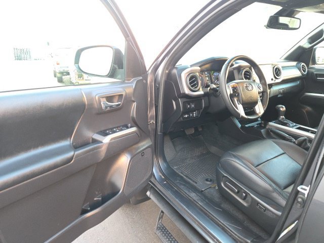 Used 2023 Toyota Tacoma Limited AWD/4WD image 13