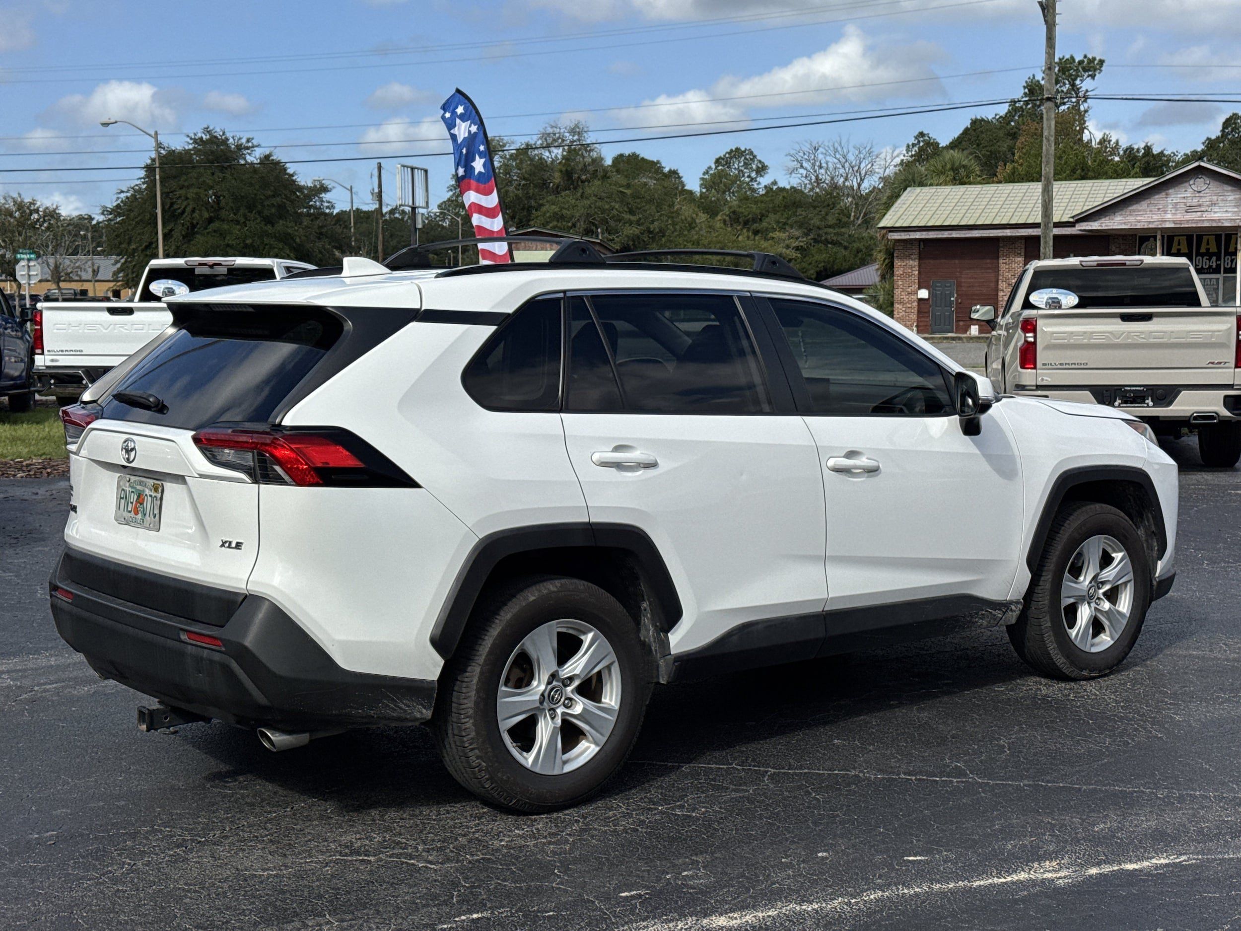Used 2019 Toyota RAV4 XLE FWD image 9