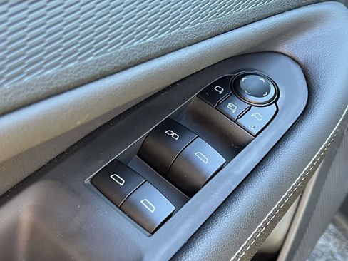 Used 2025 Chevrolet Blazer EV LT image 16