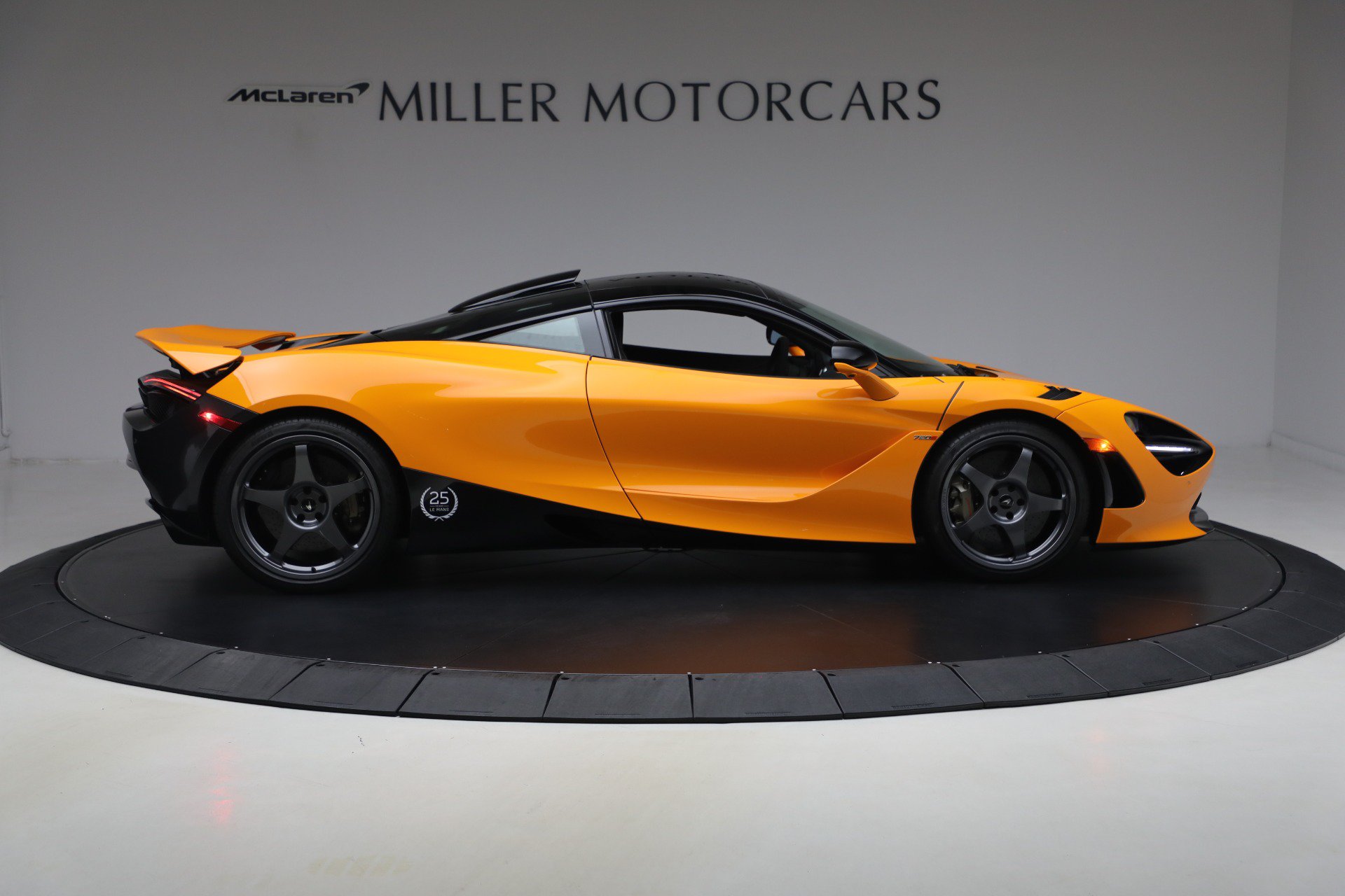 Used 2021 McLaren 720S RWD image 9