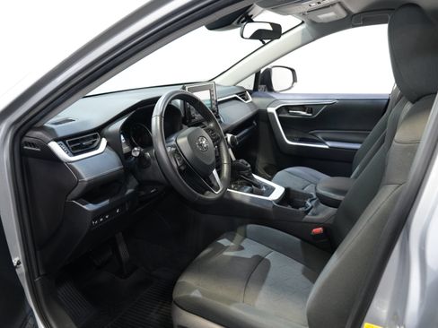 Used 2020 Toyota RAV4 XLE w/ XLE Grade Weather Package AWD/4WD image 29